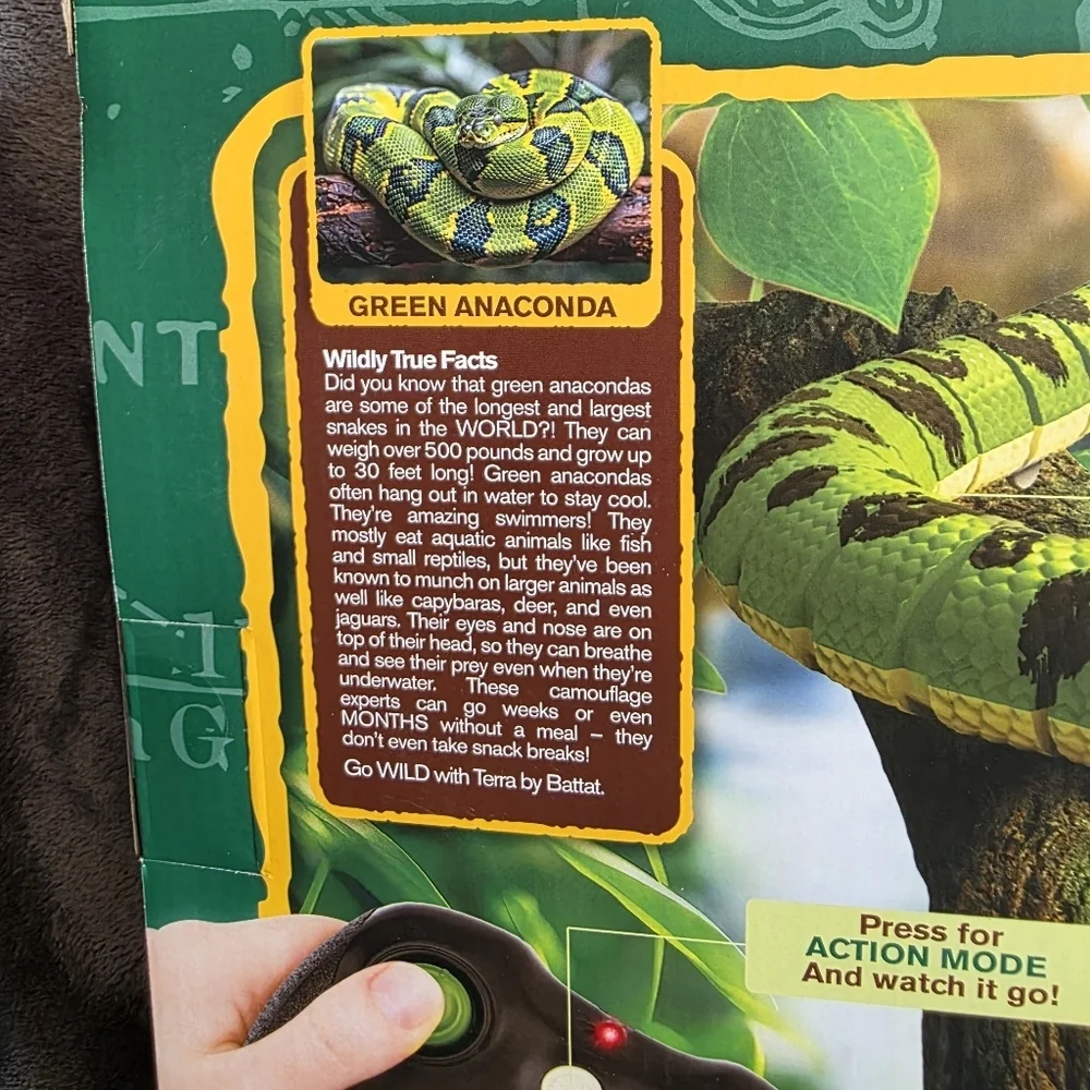 New RC Snake Green Anaconda Remote Control Reptile Toy for Kids 5 Year+ by Terra